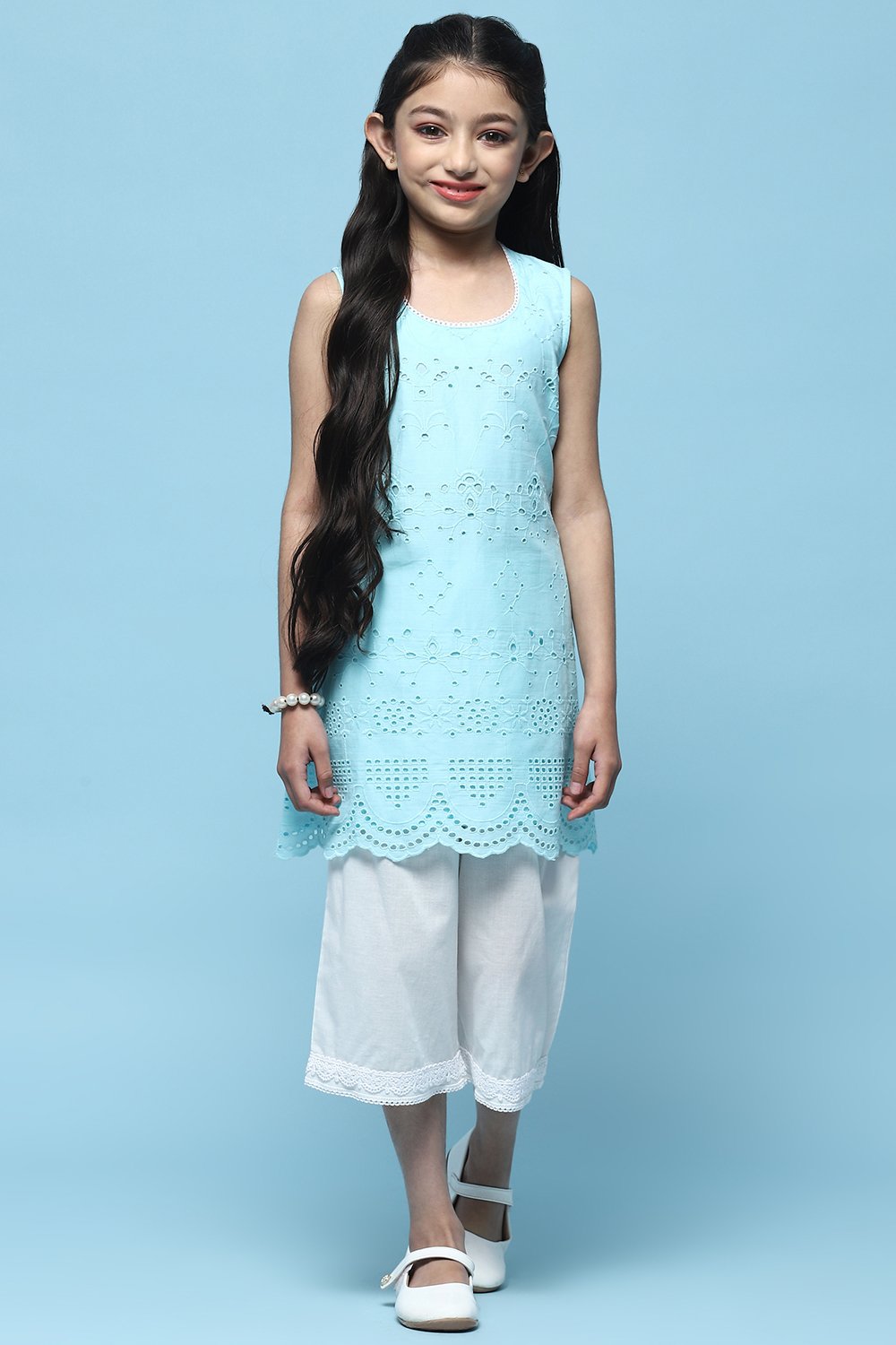 Yellow Schiffli Cotton Kurta & Cropped Palazzo image number 5