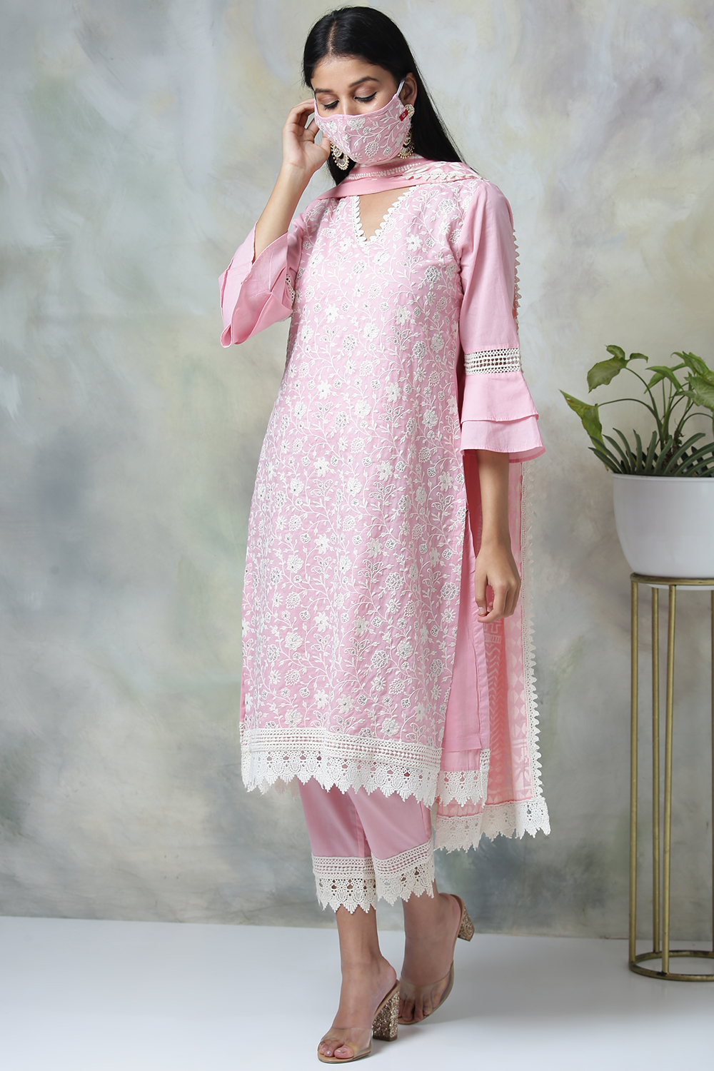 Light Pink Cotton Straight Kurta Slim Pant Suit Set image number 4