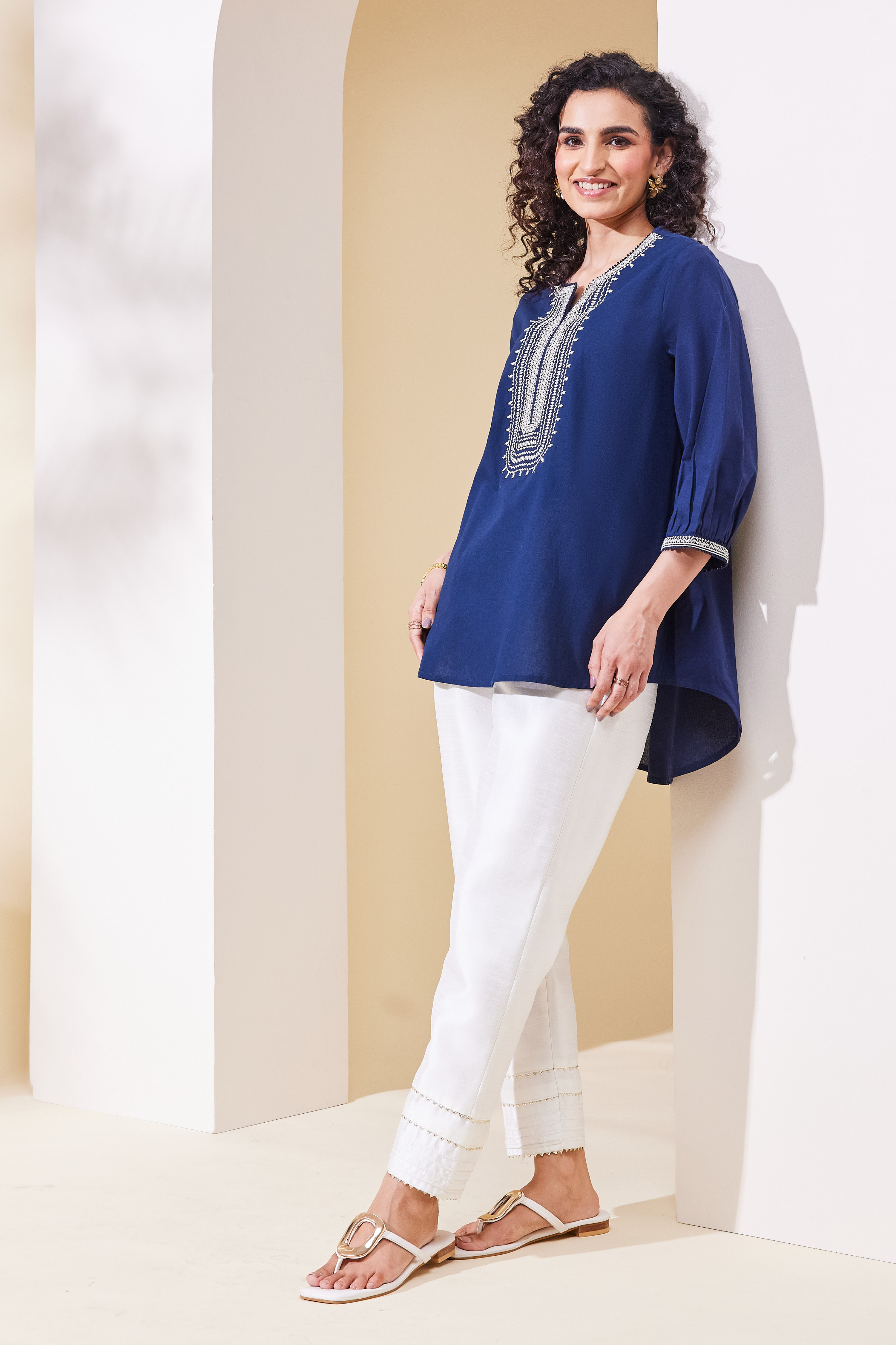 Navy Blue Cotton Yoke Design Straight Kurta image number 0