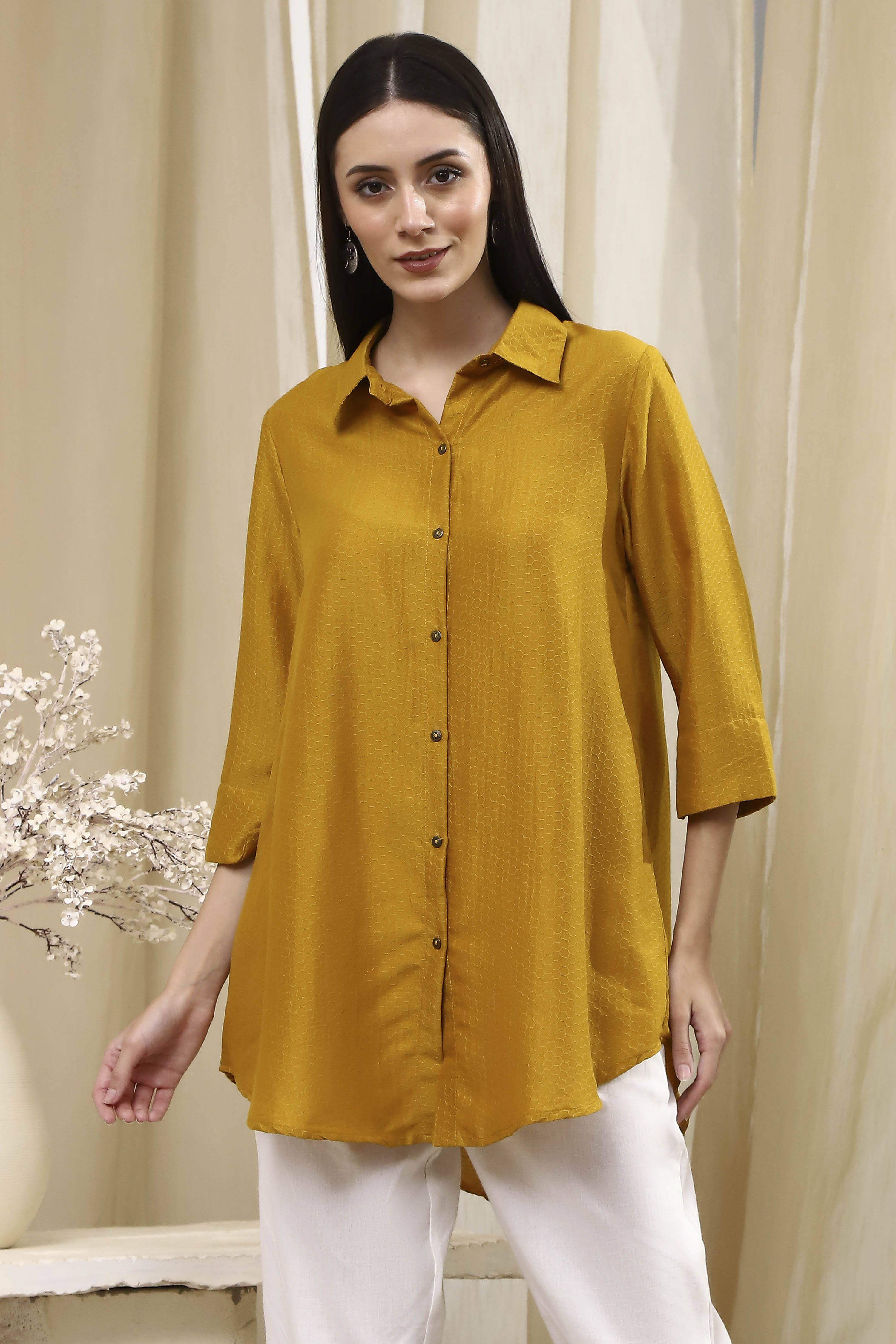 Ochre Yellow Dyed High-Low Shirt image number 4