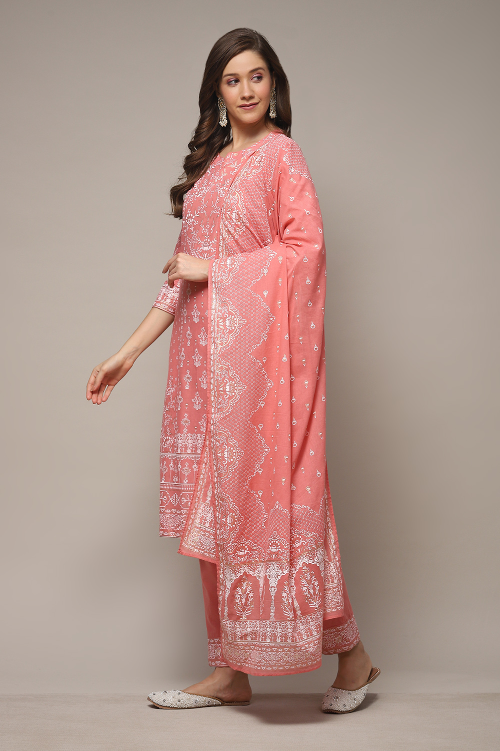 Light Coral Cotton Straight Kurta Pants Suit Set image number 3