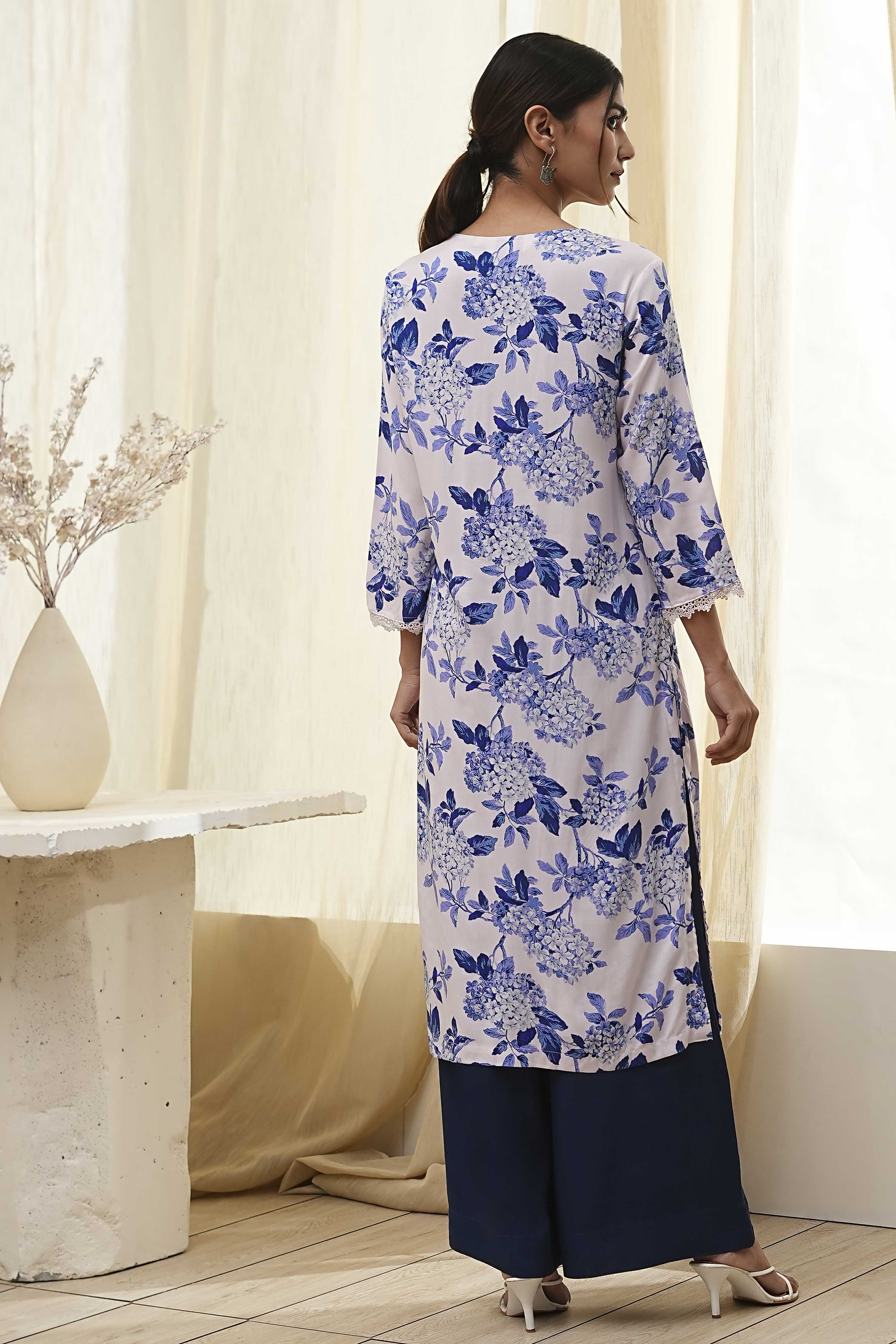 Blue and White Floral Printed Straight Kurta image number 3