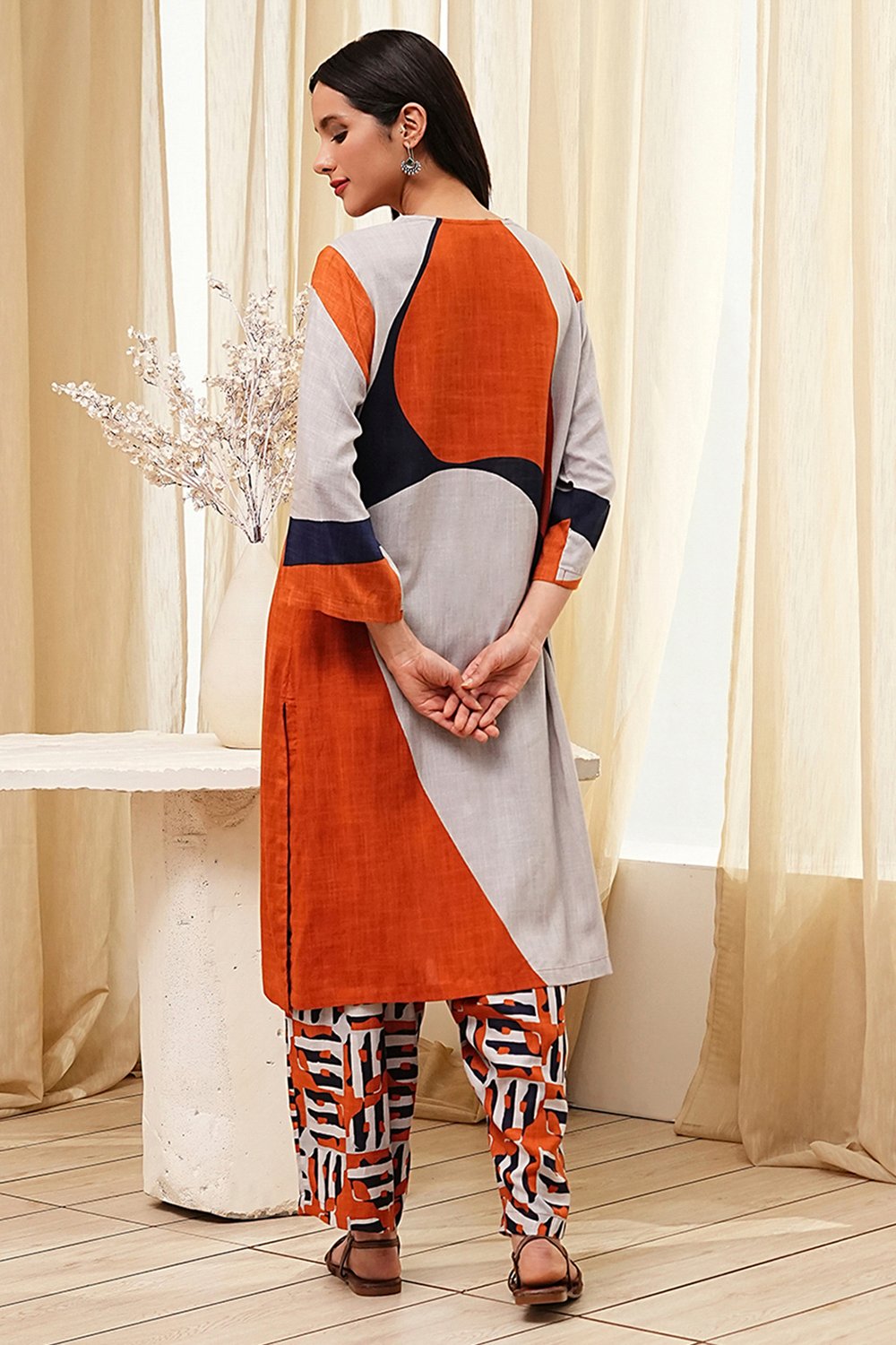 Orange and Beige Printed Straight Suit Set image number 4