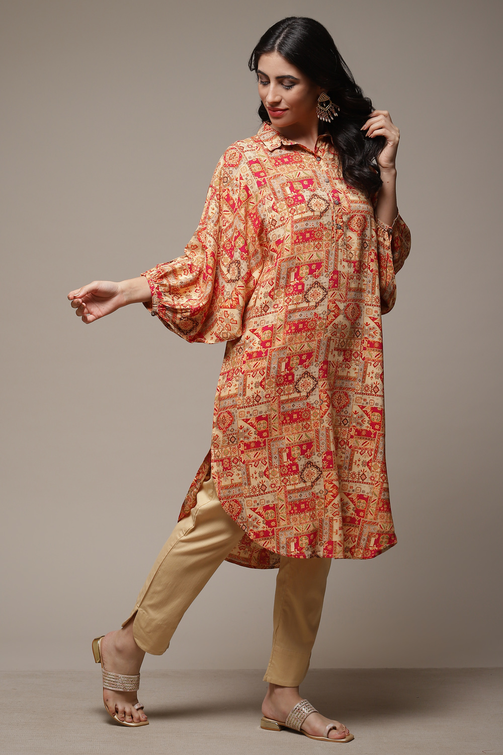 Beige & Red Rayon Straight Printed Kurta image number 4