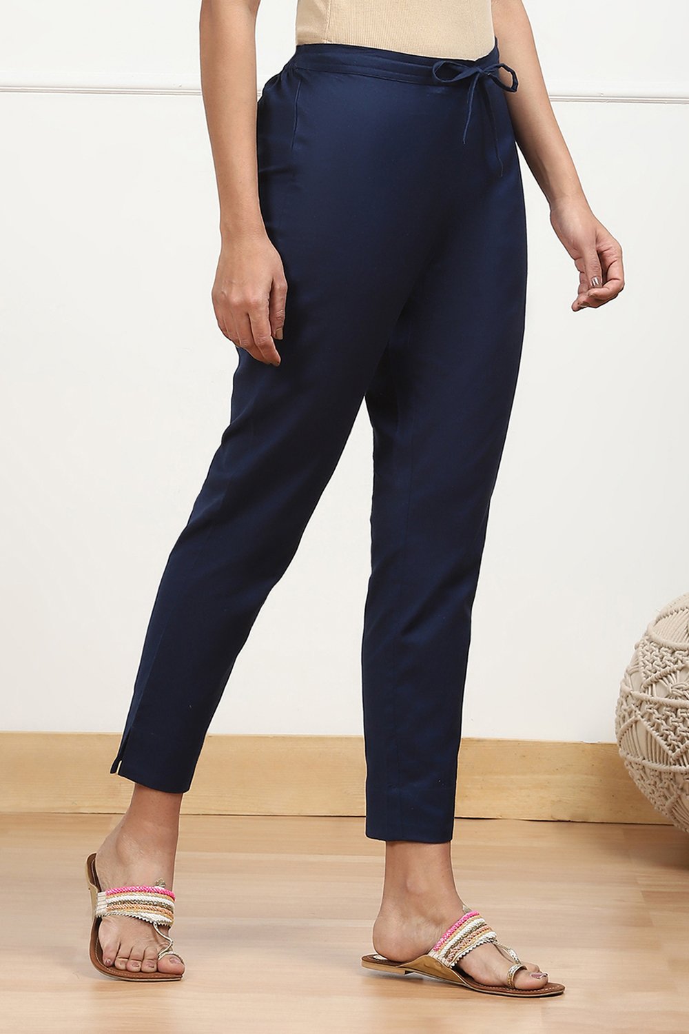 Rust Cotton Solid Regular Pants image number 3