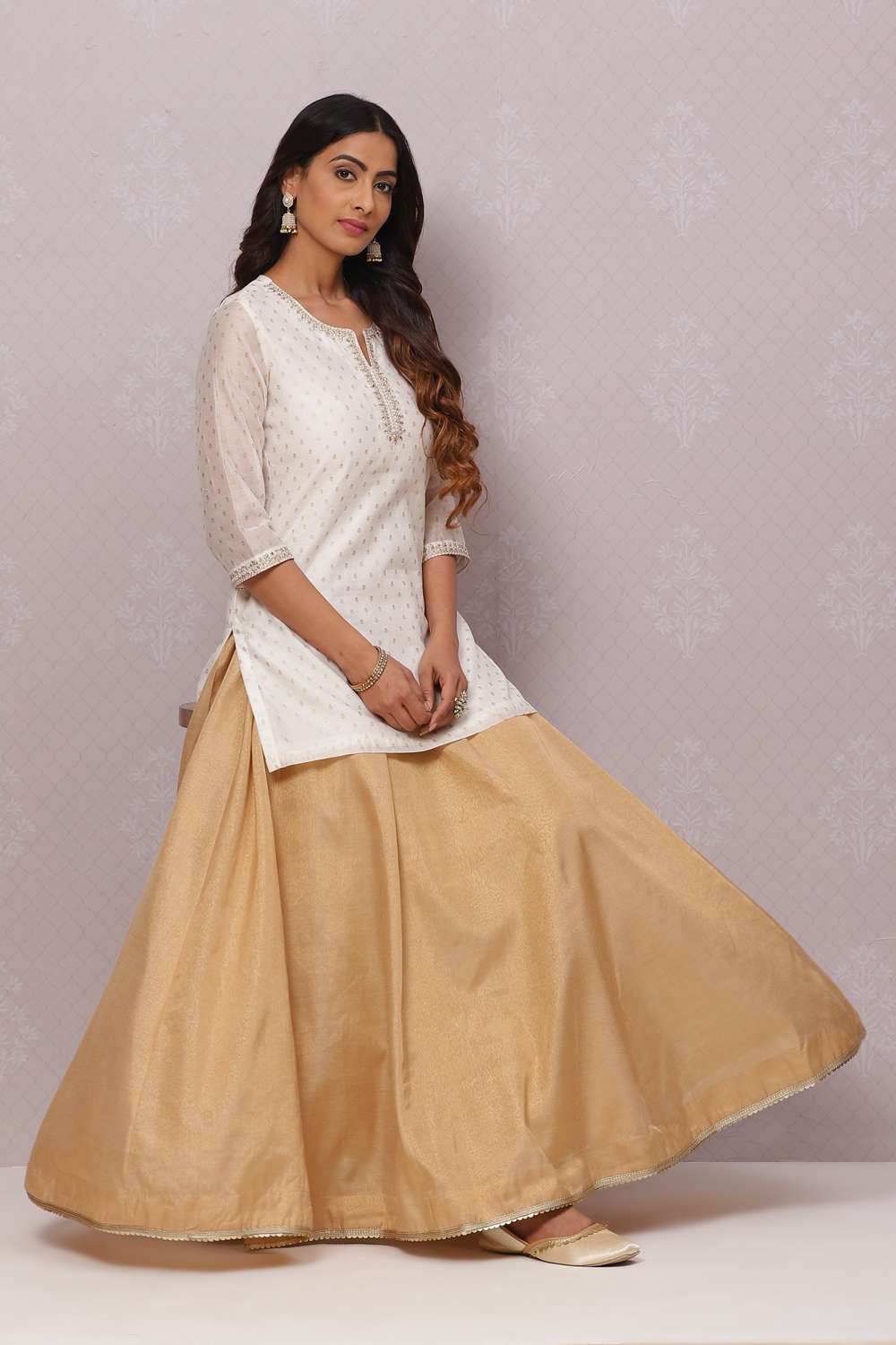 Gold Flared Metallic Cotton Skirts image number 4