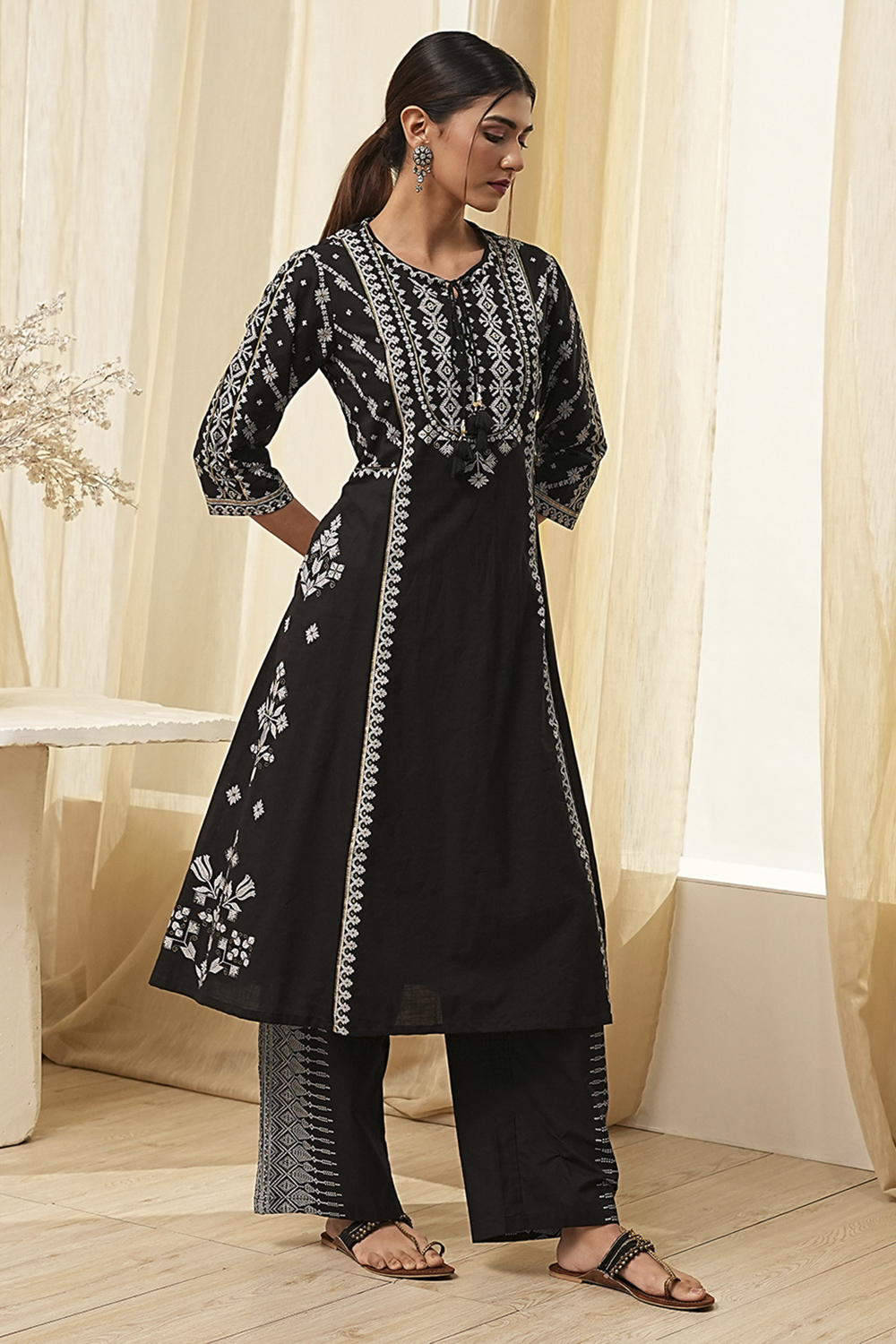 Off-White Pure Cotton Printed A-line Kurta Set image number 5
