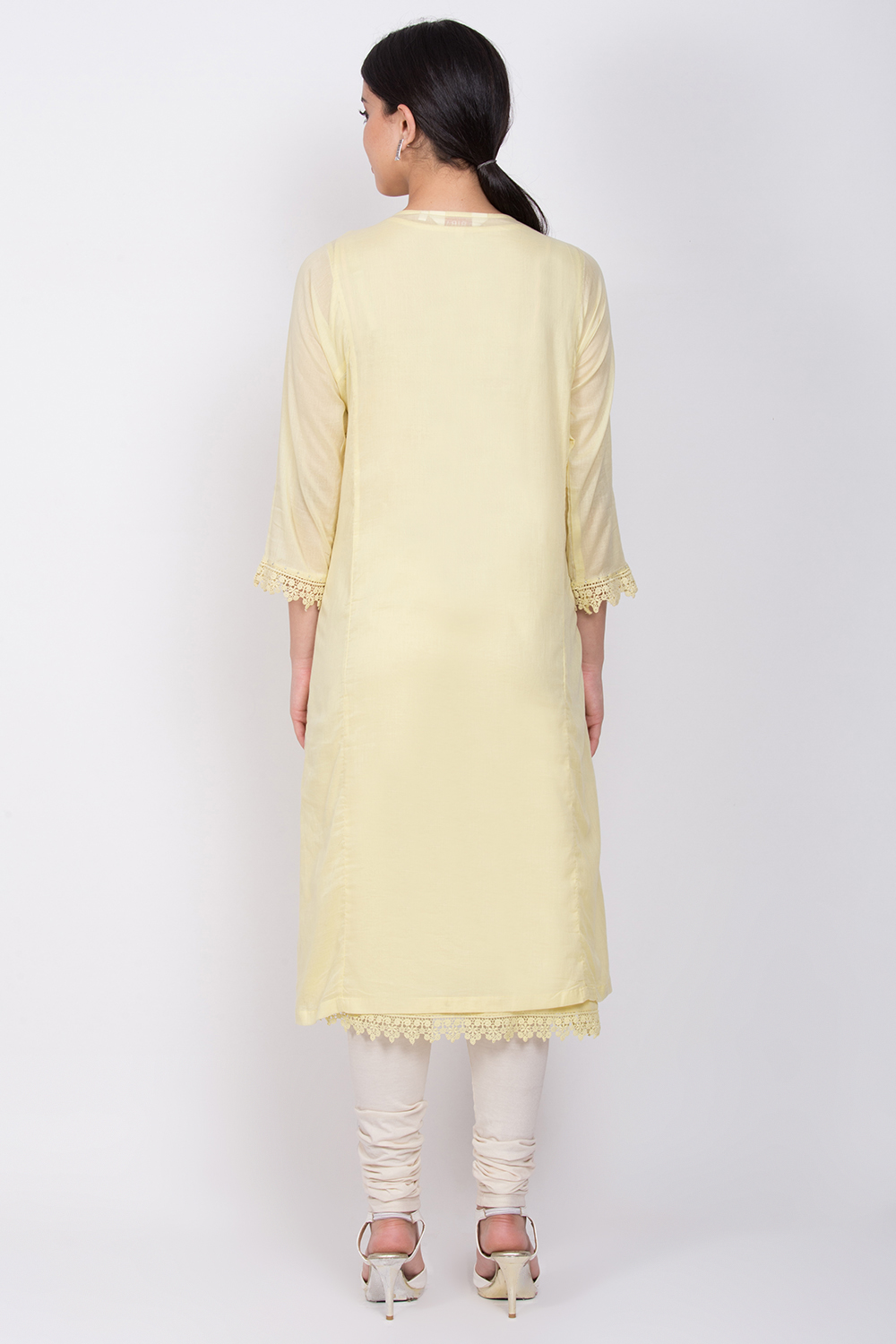Yellow Cotton Chikankari Embroidered Kurta image number 5