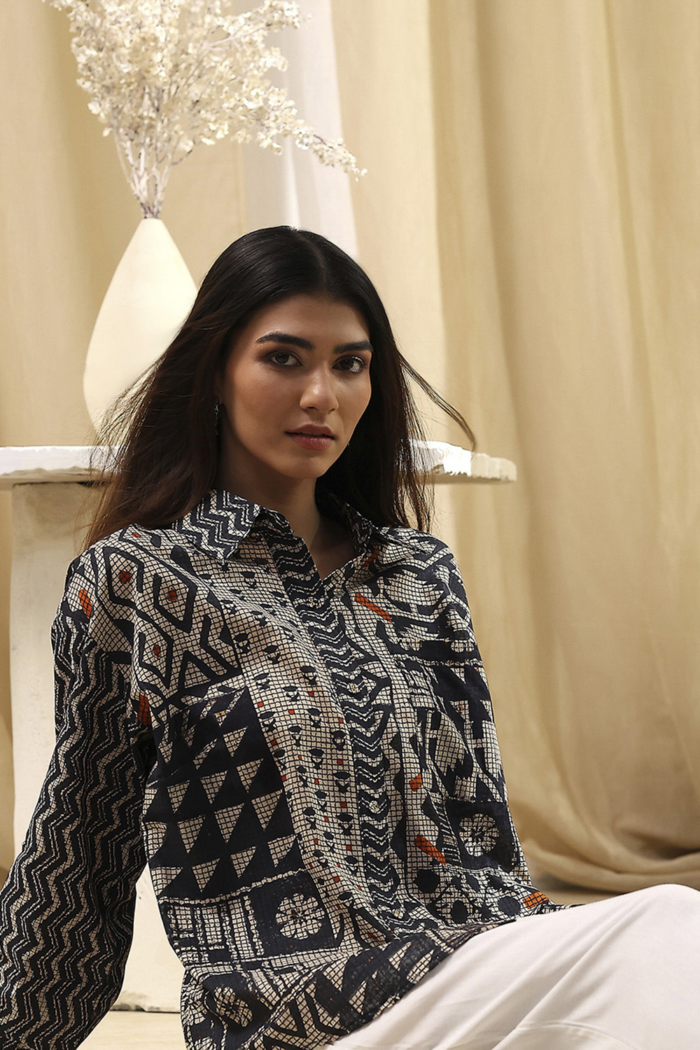 Black Cotton Printed Straight Shirt image number 1