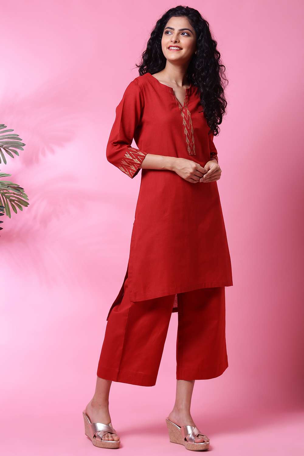 Red Cotton Flax Straight Kurta Pants Set image number 5