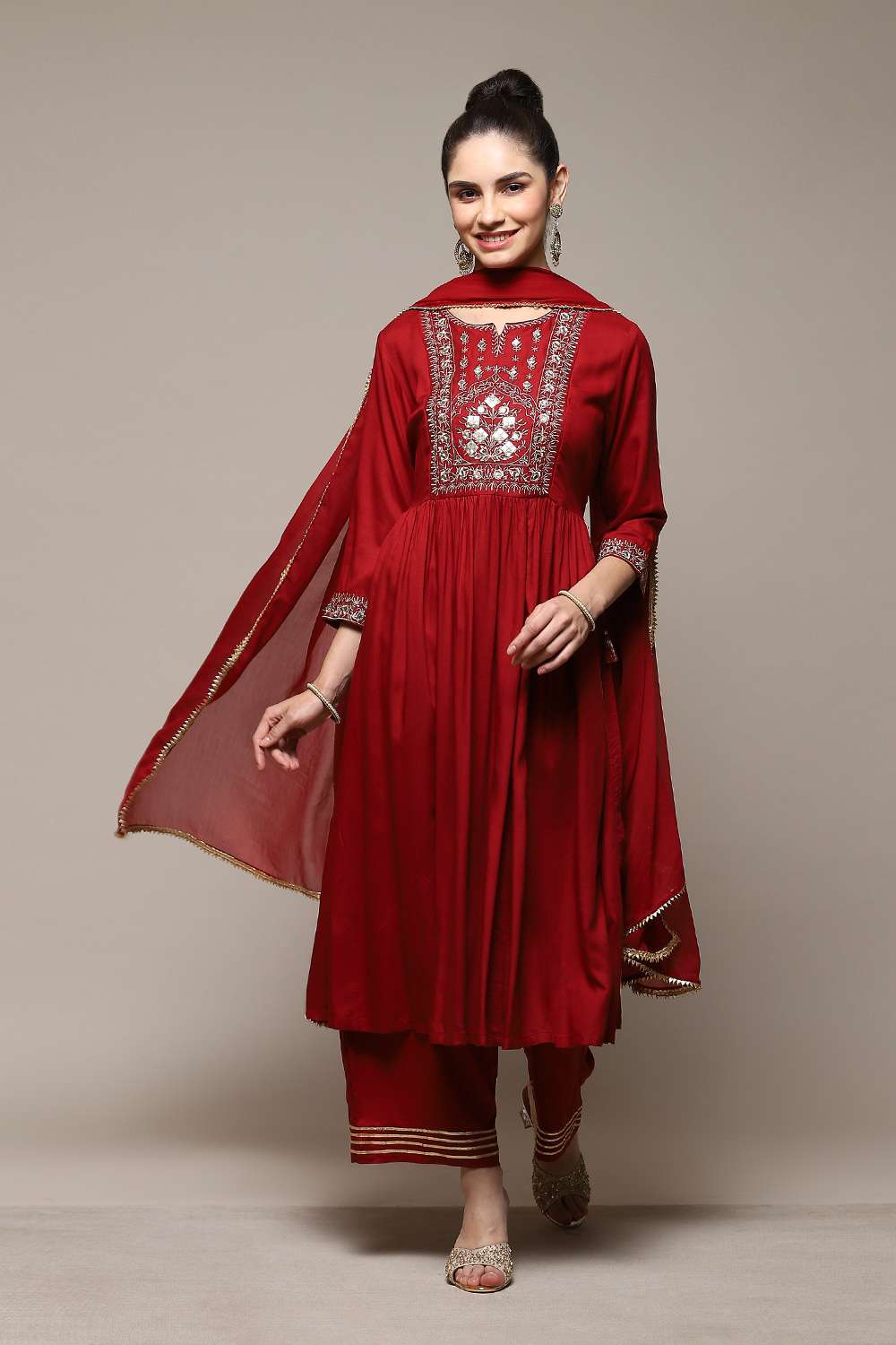 Green & Maroon LIVA Gathered Kurta Palazzo Suit Set image number 7