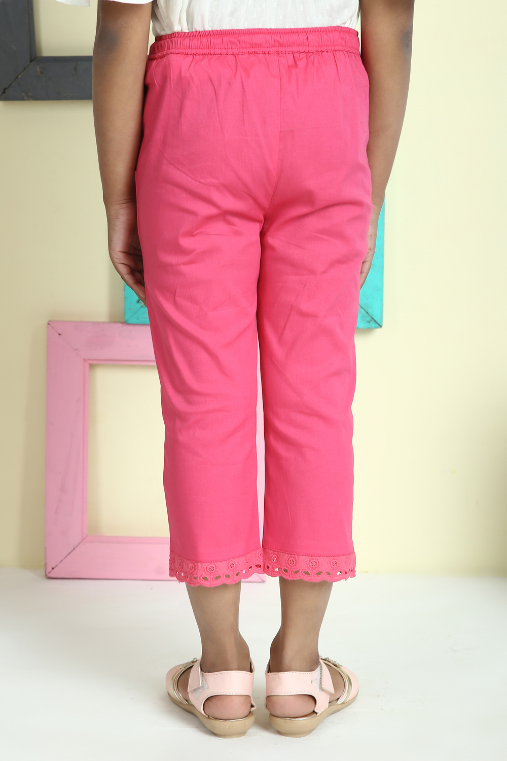 Pink Cotton Lycra Capris image number 4