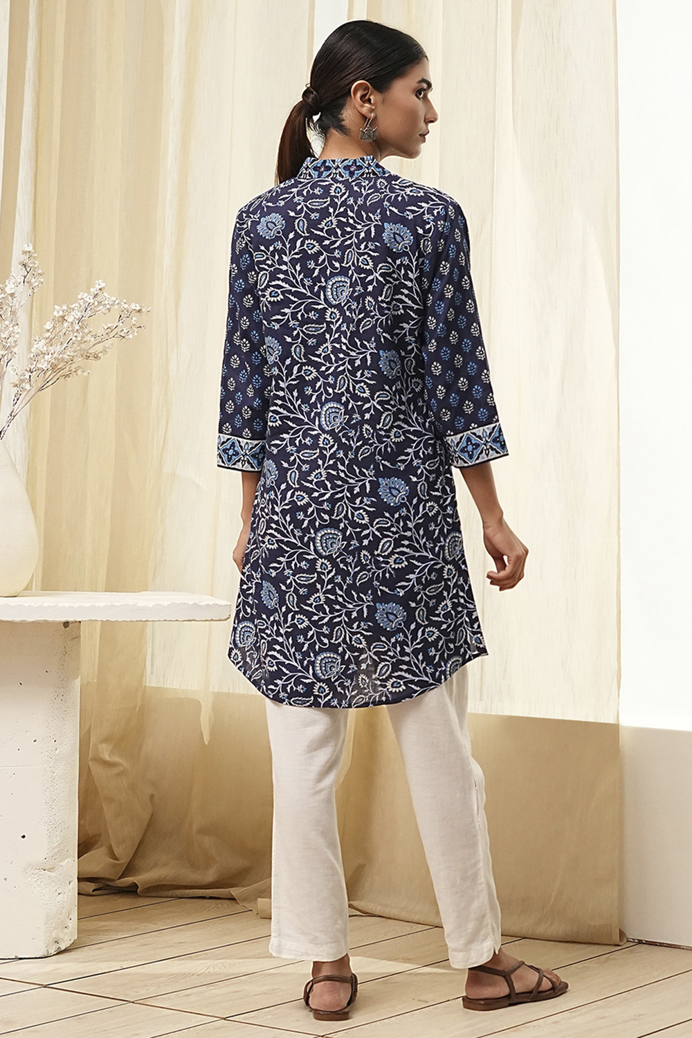 Indigo Straight Short Kurta image number 3