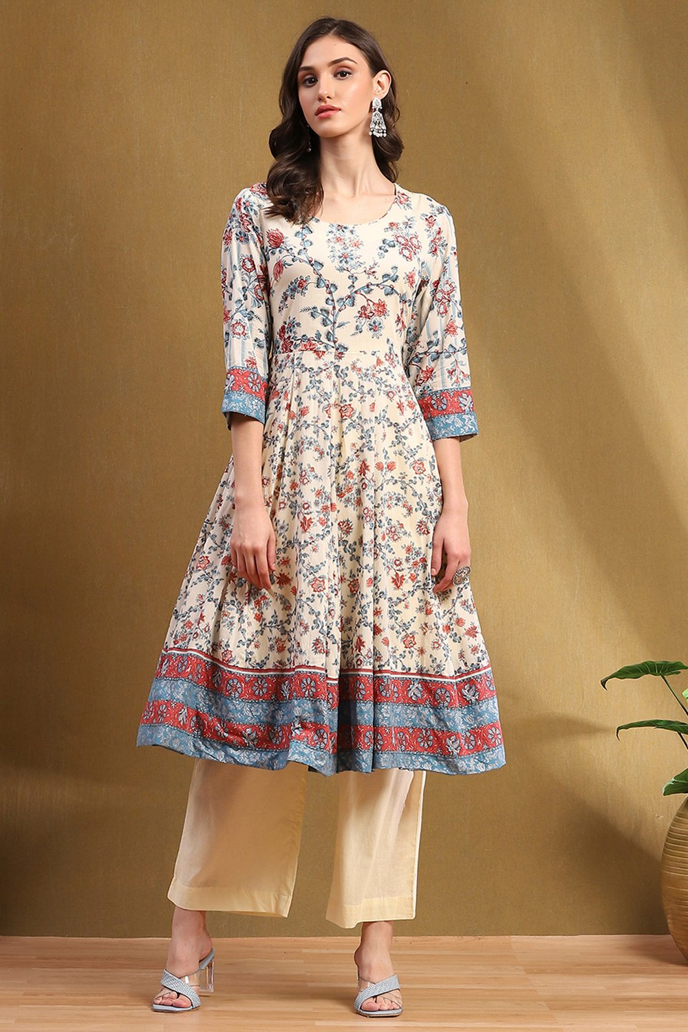 Off-white Cotton Floral Printed Anarkali Suit Set image number 6