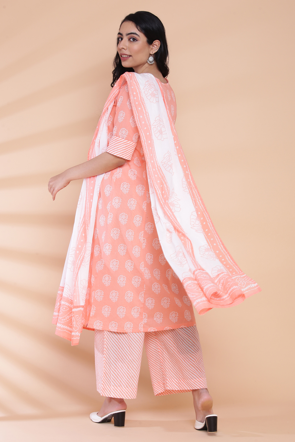 Peach Cotton Kalidar Kurta Palazzo Suit Set image number 8