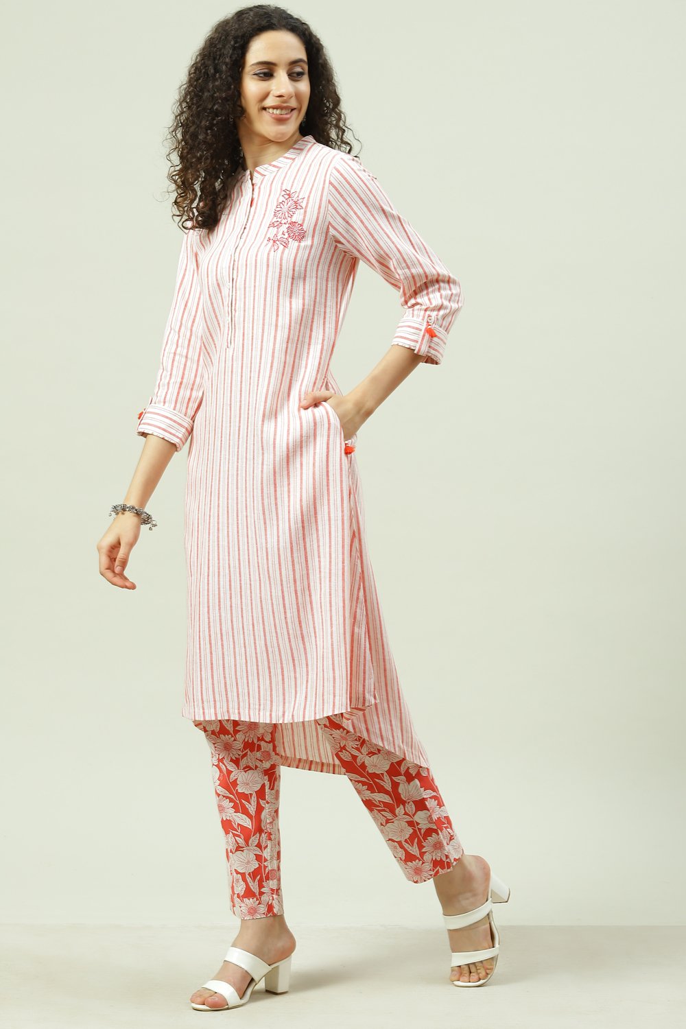 White Blue Cotton Asymmetric Kurta Set image number 2