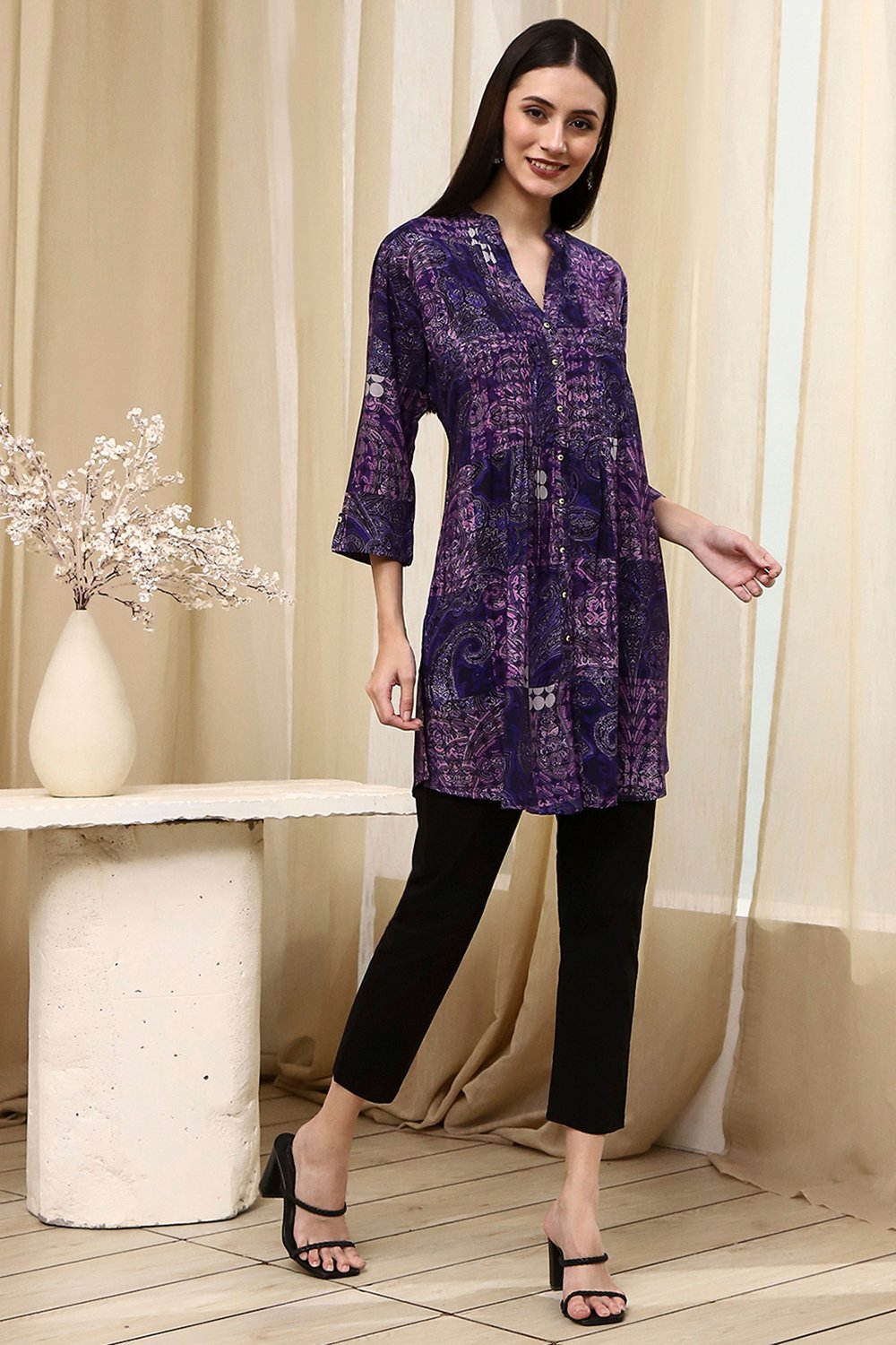 Indigo Blue Pleated Straight Short Kurta image number 4