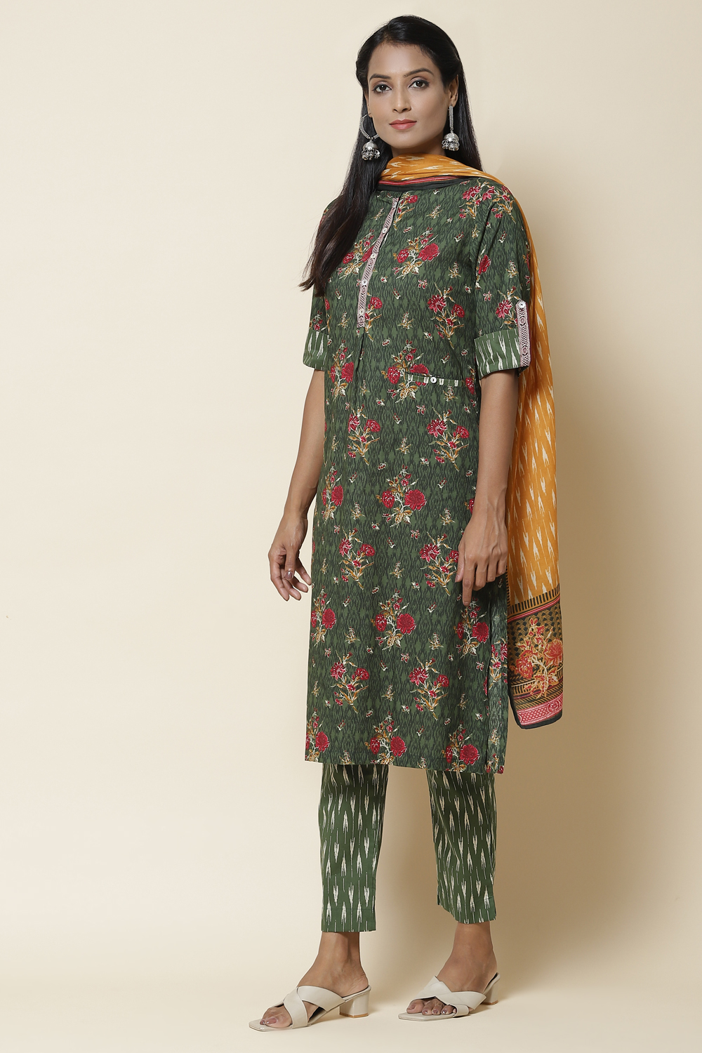 Dark Green Cotton Straight Kurta Slim Pant Suit Set image number 5