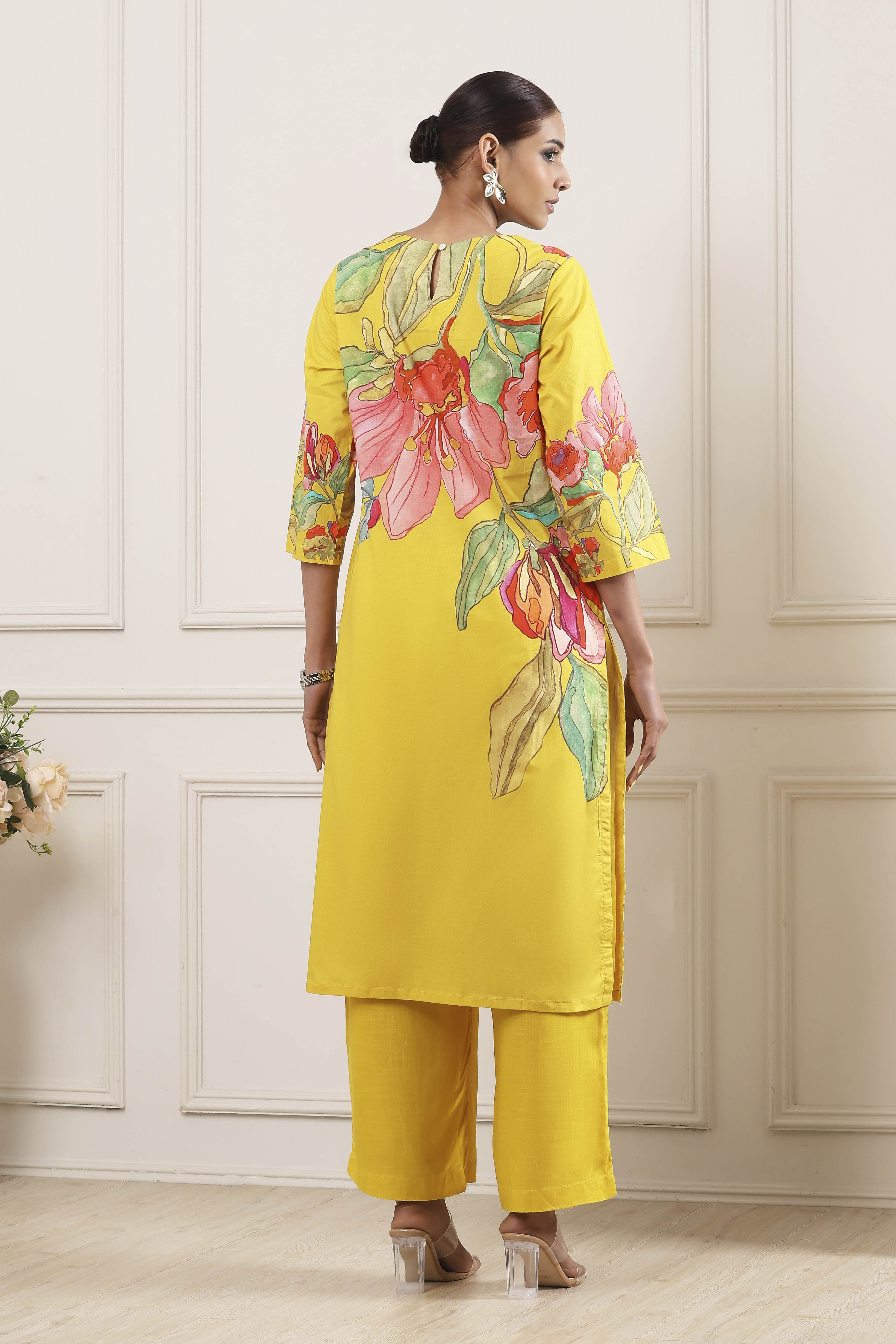 Yellow Cotton Floral Printed Straight Kurta Set image number 3