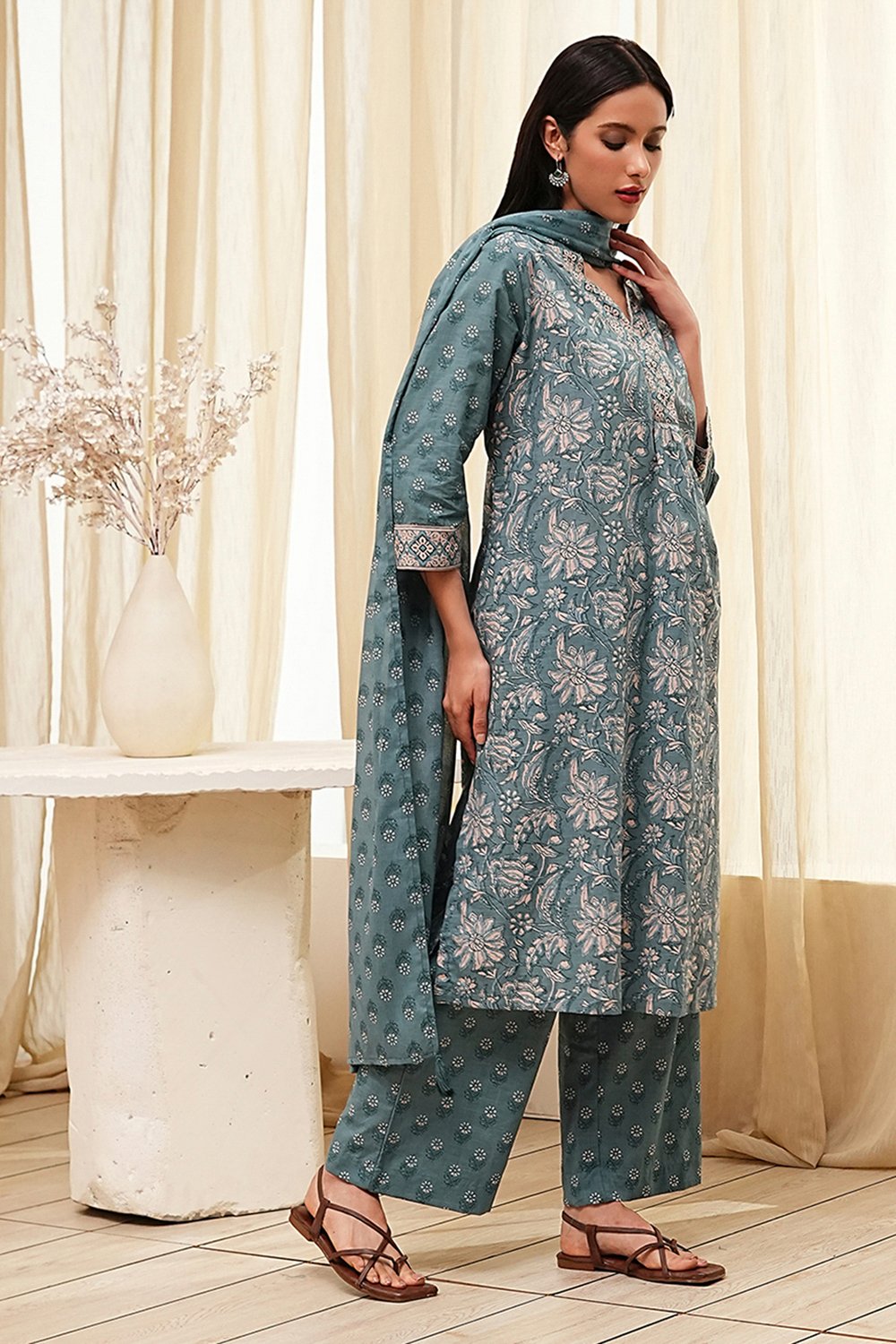 Green Cotton Printed Straight Suit Set image number 5