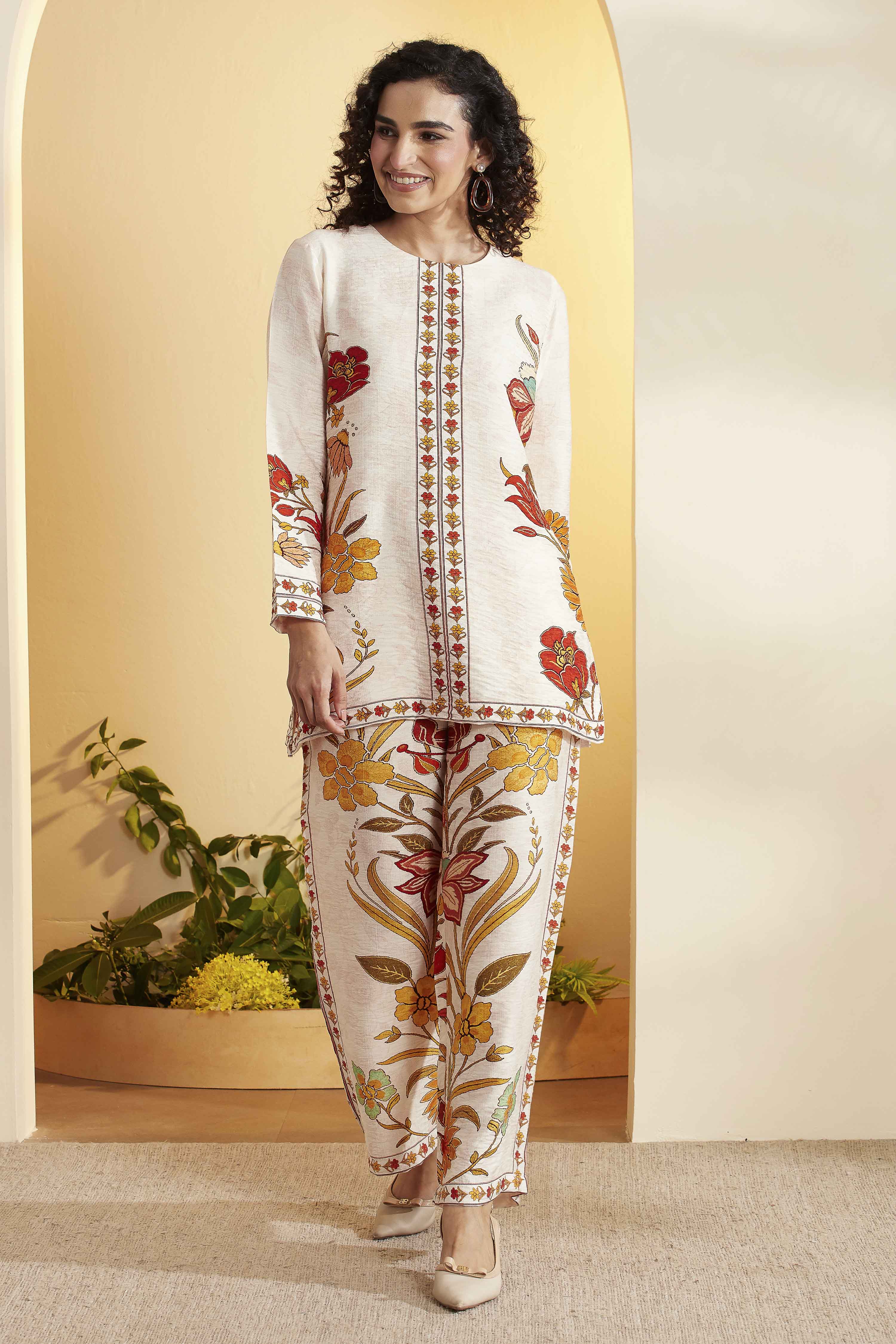 Ivory Viscose Blend  Floral Printed Straight Kurta Set image number 0