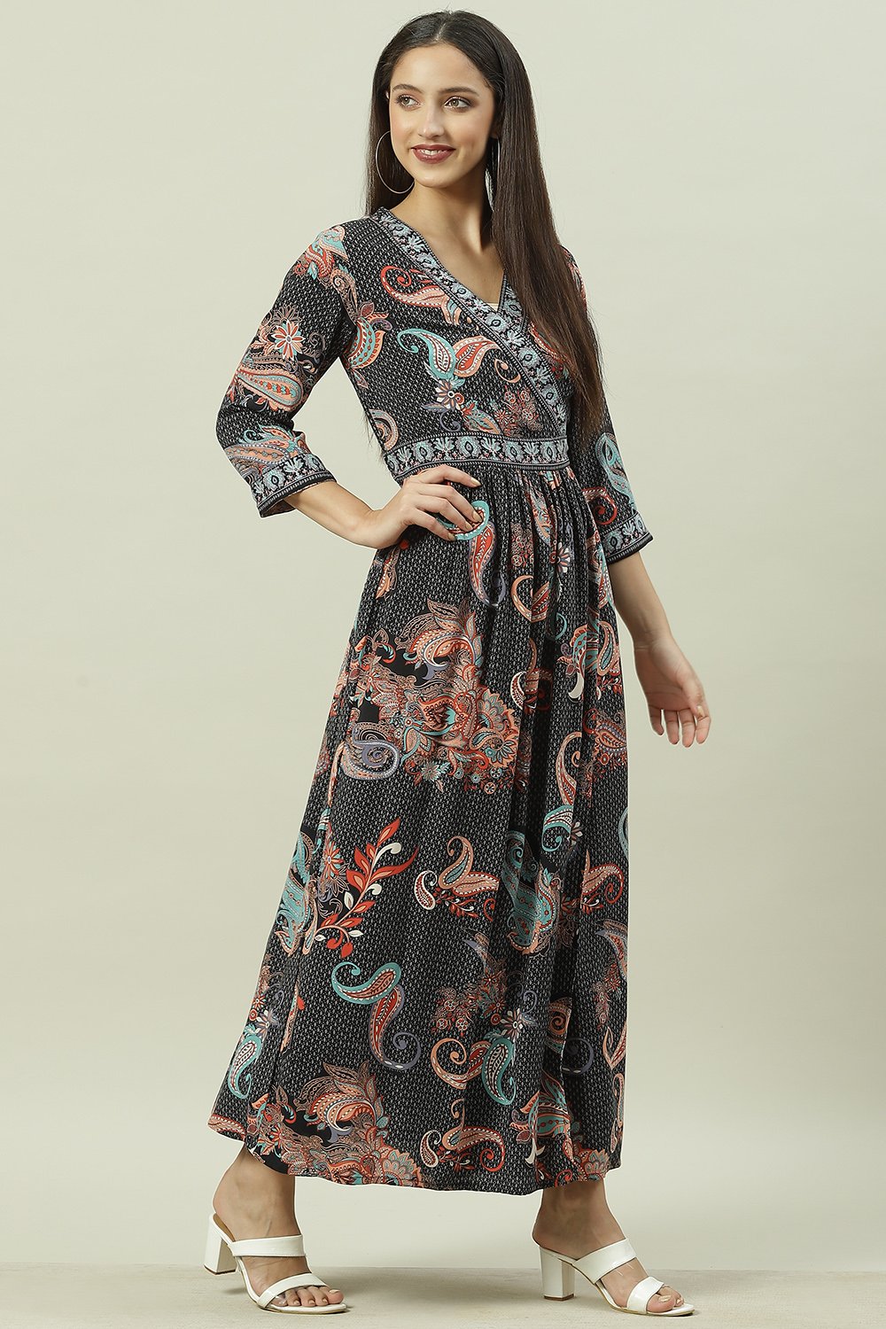 Black LIVA Flared Printed Dress image number 2