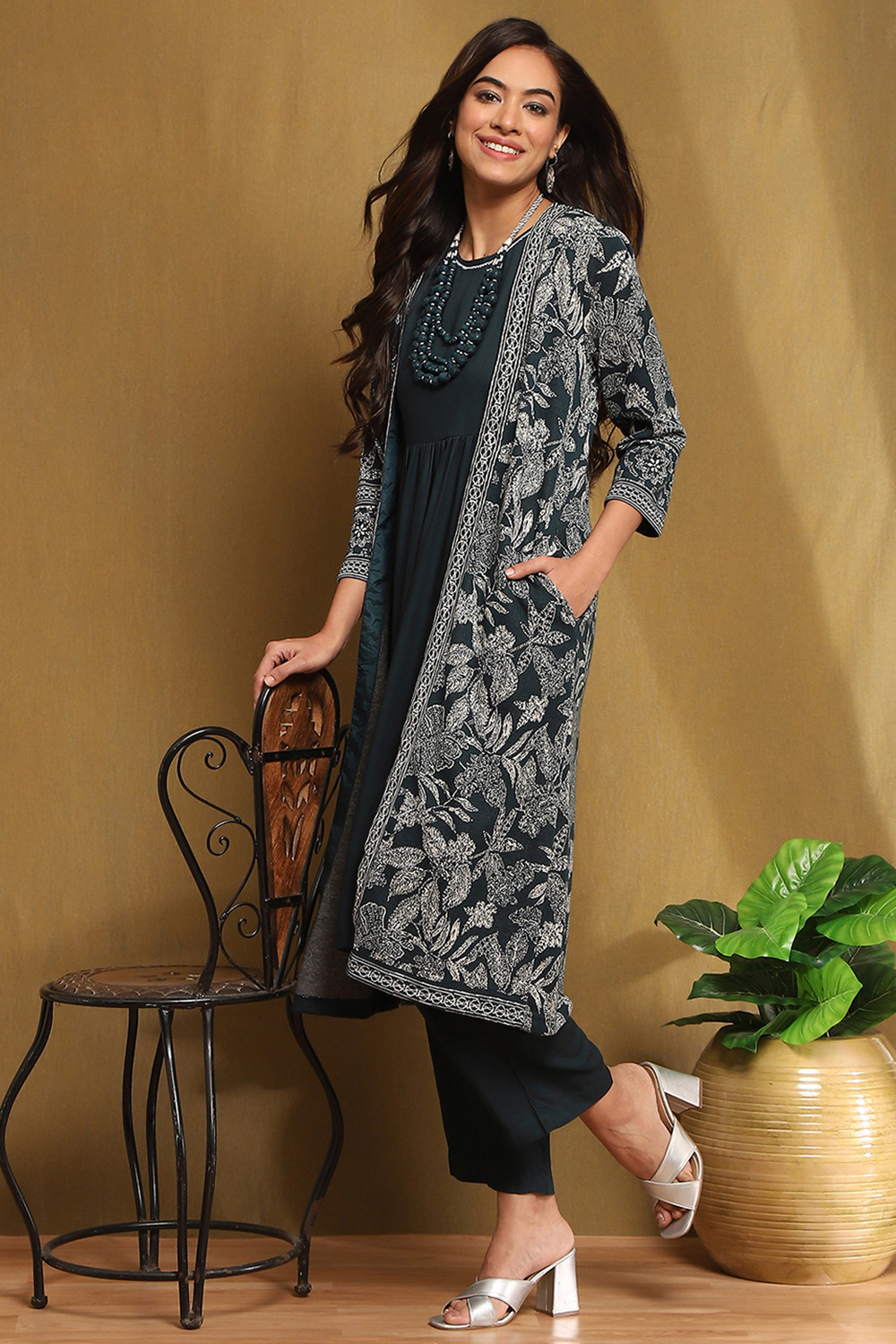 Turquoise Rayon Straight Set image number 0