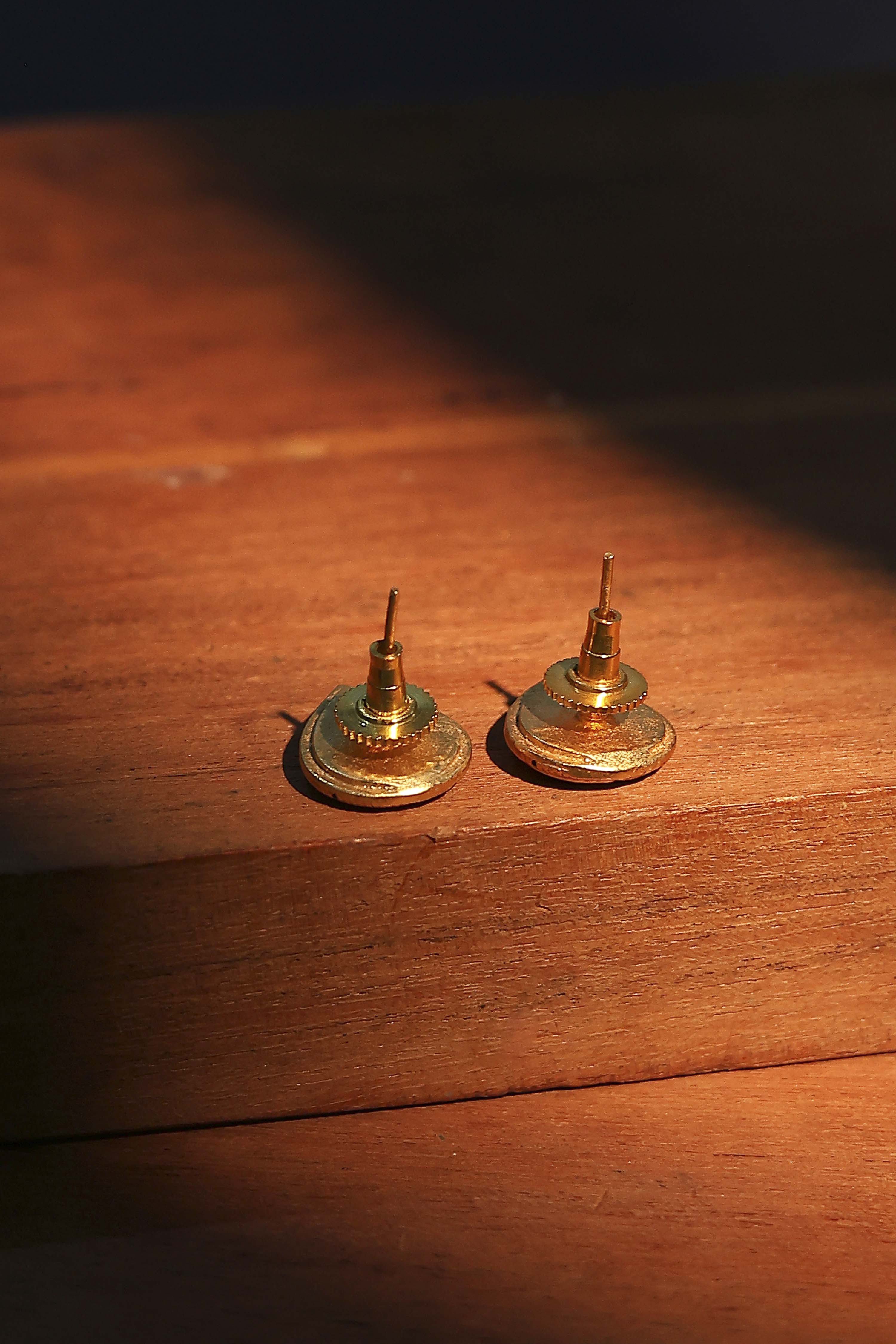 Multicolor Brass Studs image number 2
