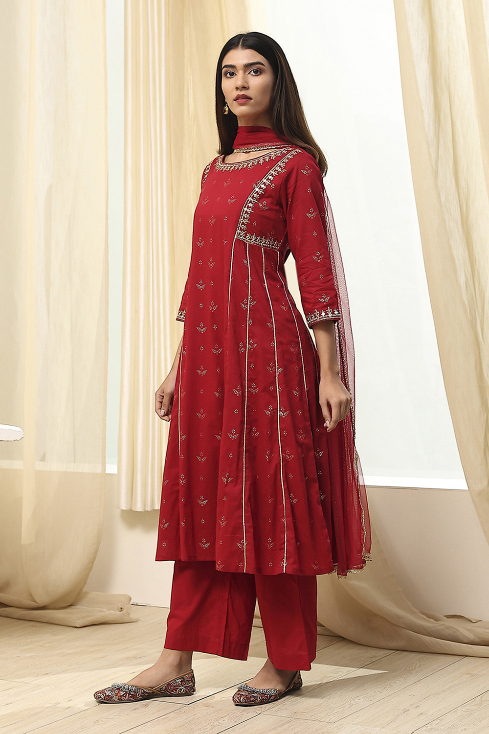 Cream-Colored Cotton Foil Printed Kalidar Suit Set image number 3