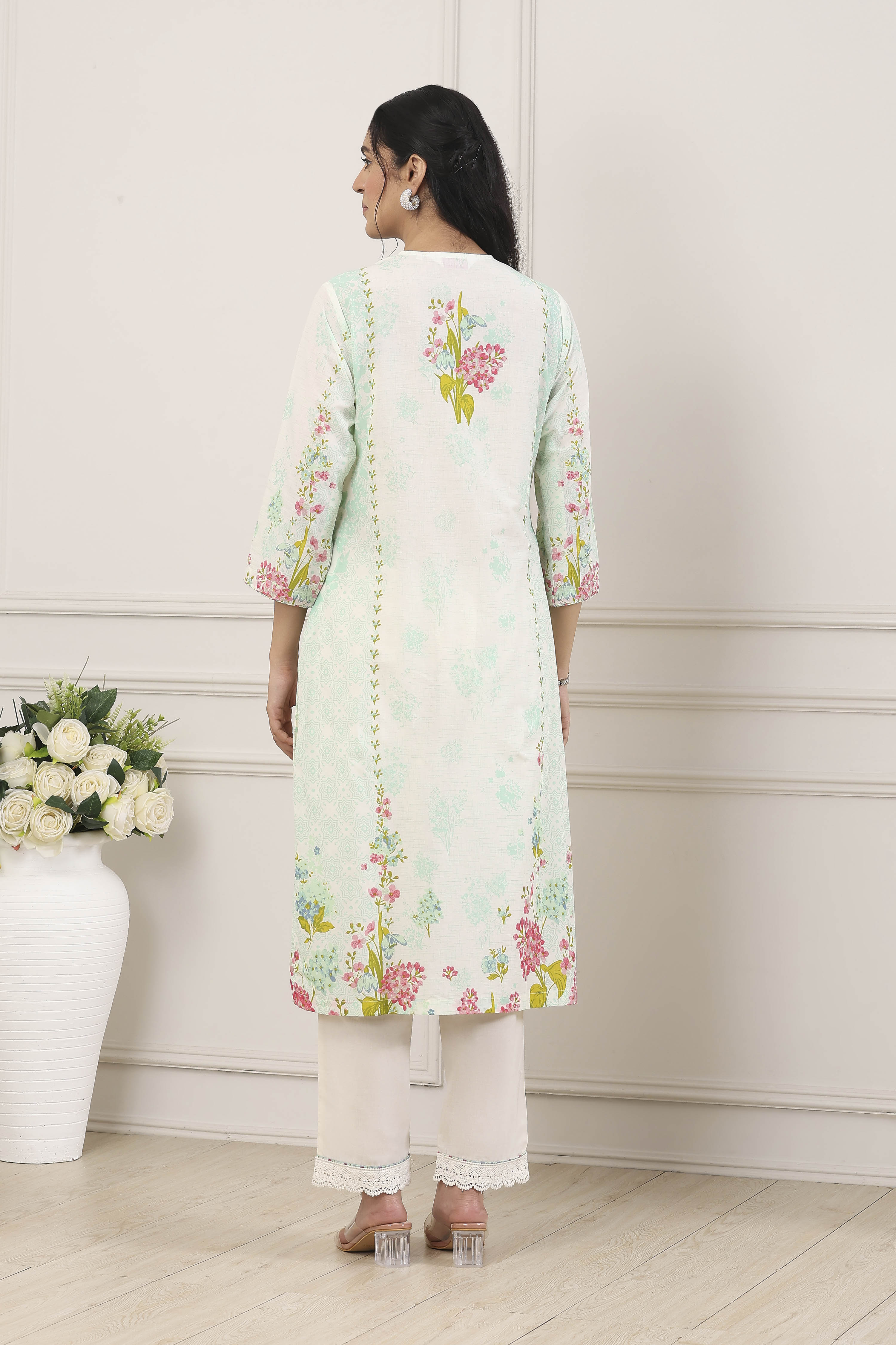 White Cotton Floral Printed Straight Suit Set image number 4