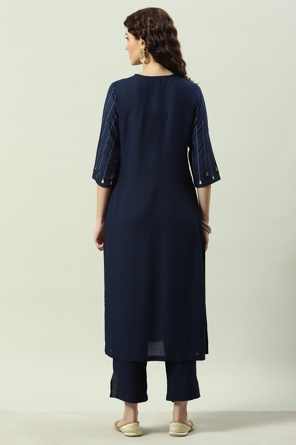 Plum Printed Rayon Straight Kurta Regular Pants Suit Set image number 4