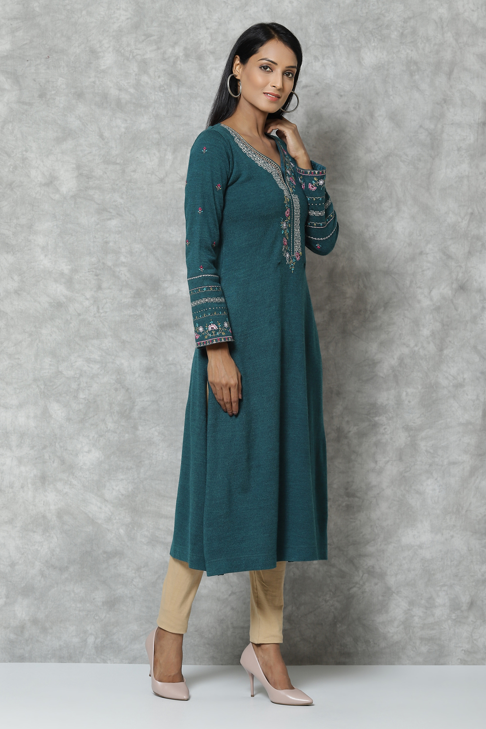 Green Straight Acrylic Kurta image number 4